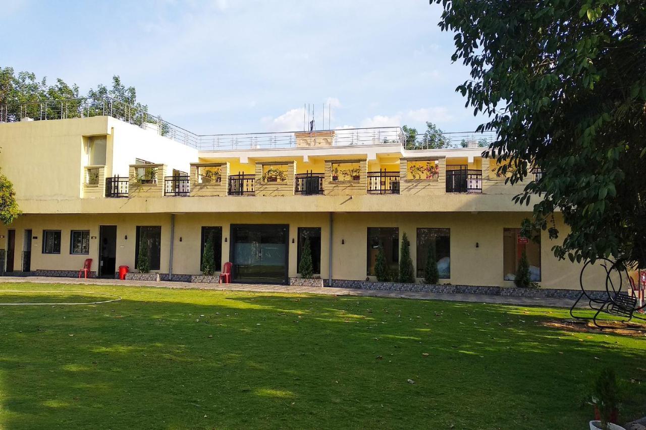 Oyo 14354 Amar Marriage Palace Hotel Dharmpura Екстериор снимка