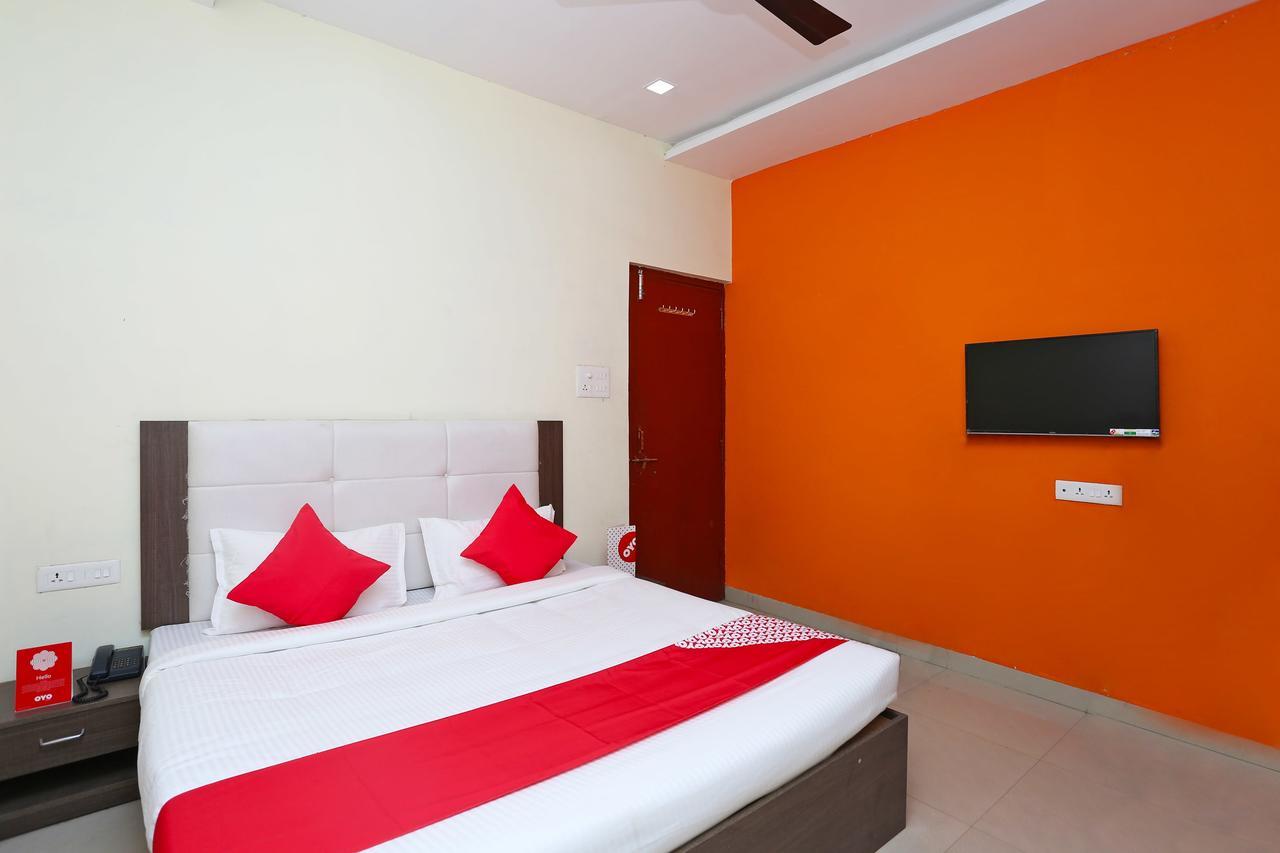 Oyo 14354 Amar Marriage Palace Hotel Dharmpura Екстериор снимка